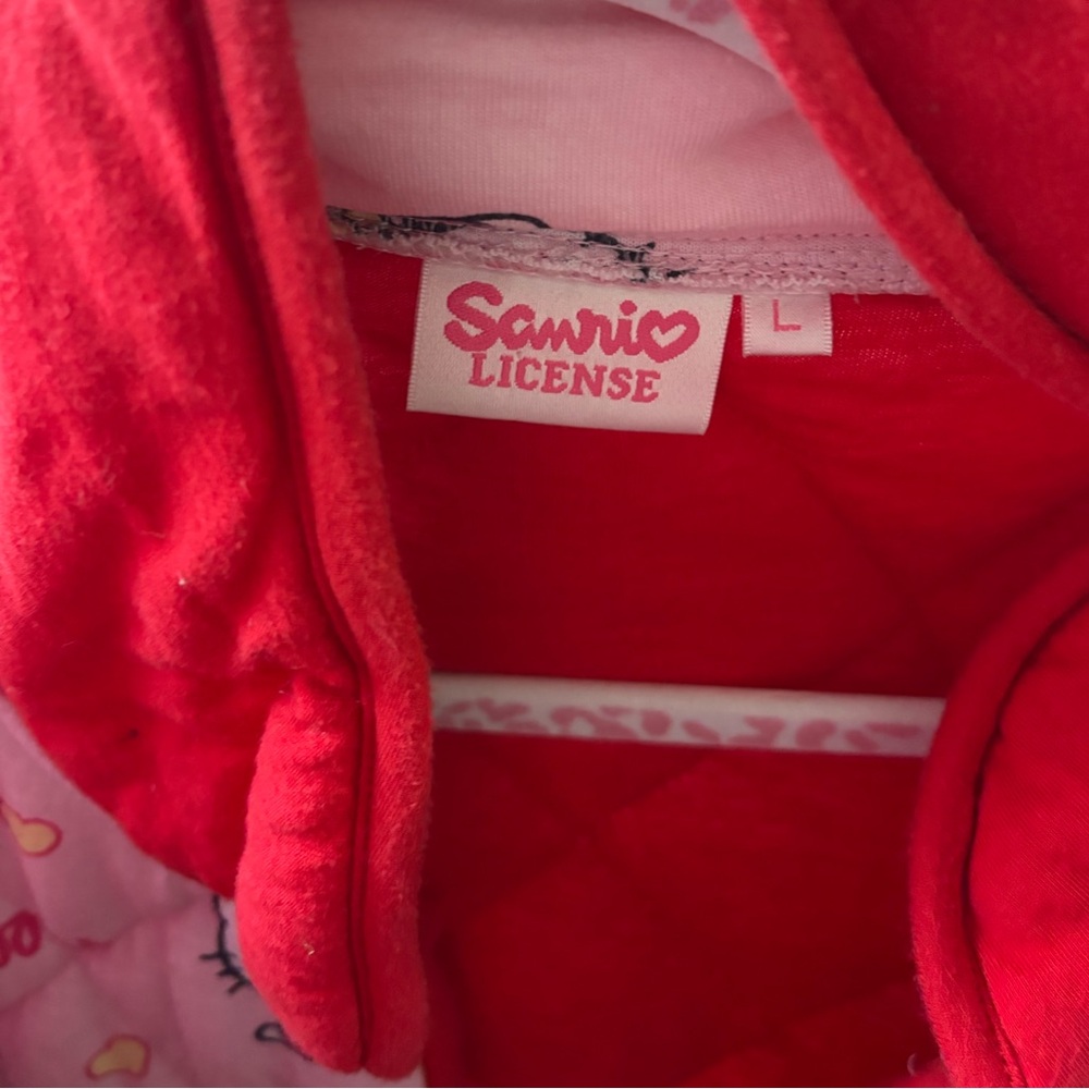 Hello Kitty Housecoat - Picture 2 of 4